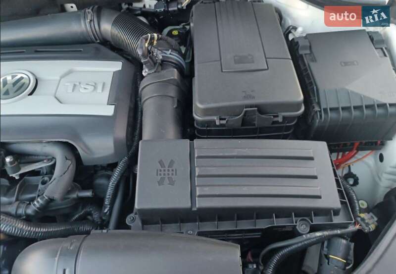Купе Volkswagen CC / Passat CC 2013 в Львові