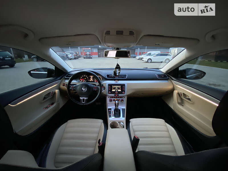 Купе Volkswagen CC / Passat CC 2012 в Ужгороде
