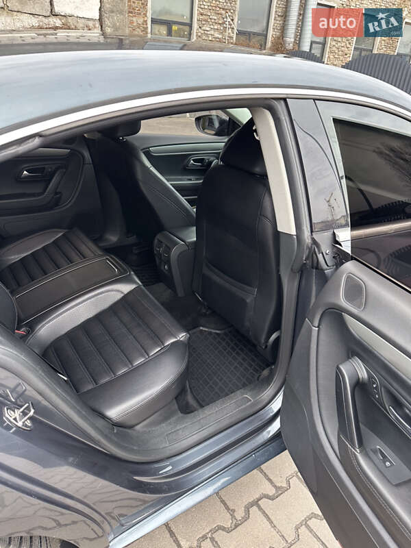 Купе Volkswagen CC / Passat CC 2012 в Киеве