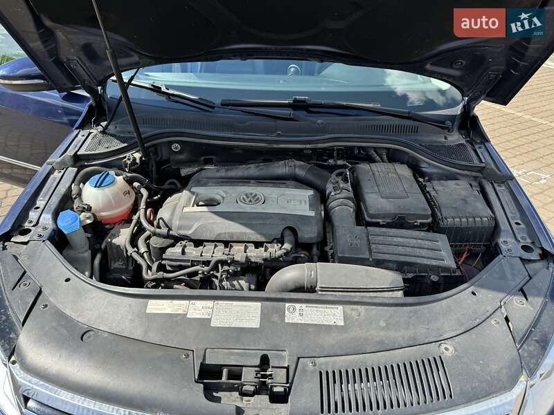 Купе Volkswagen CC / Passat CC 2012 в Мукачево