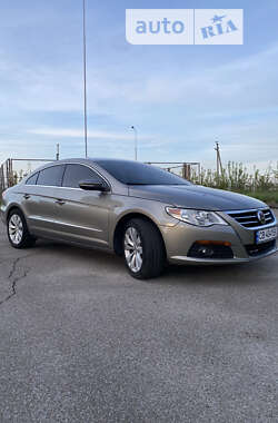 Купе Volkswagen CC / Passat CC 2011 в Чернігові