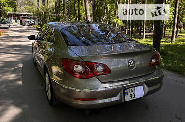 Купе Volkswagen CC / Passat CC 2010 в Києві