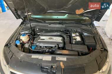 Купе Volkswagen CC / Passat CC 2012 в 