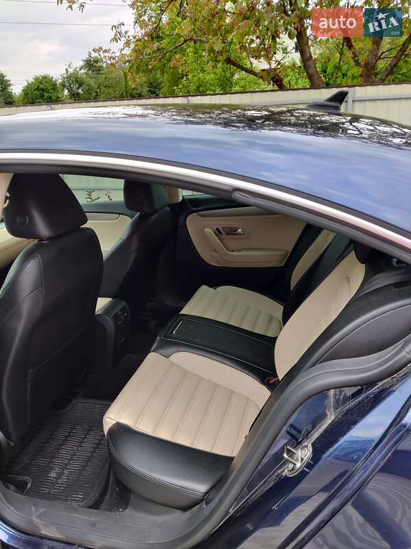 Купе Volkswagen CC / Passat CC 2011 в Киеве