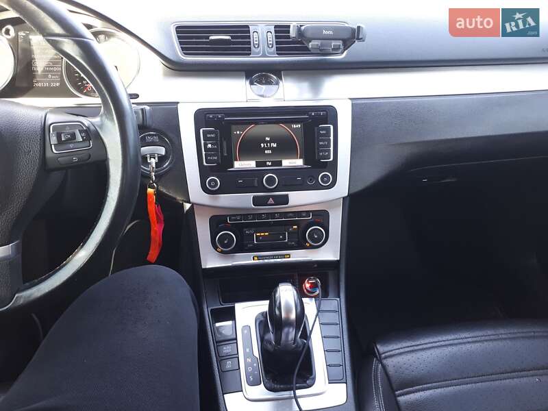 Купе Volkswagen CC / Passat CC 2011 в Львові