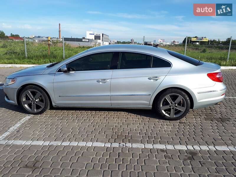 Купе Volkswagen CC / Passat CC 2011 в Львові