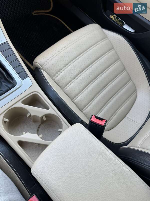 Купе Volkswagen CC / Passat CC 2012 в Львове