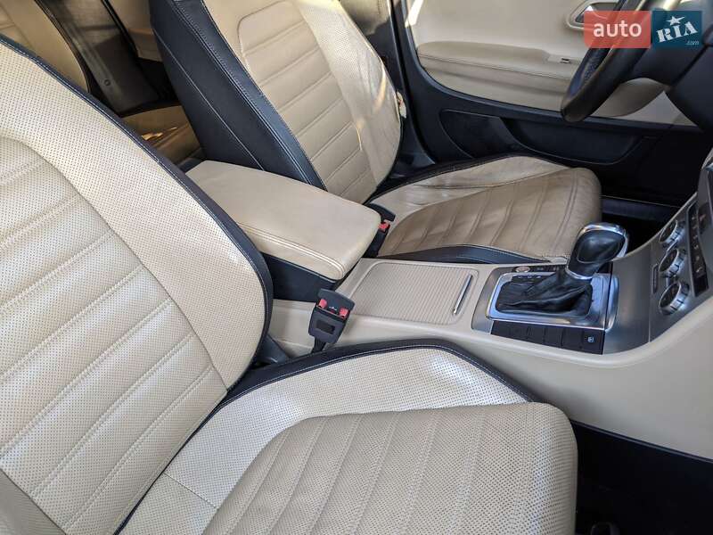 Купе Volkswagen CC / Passat CC 2012 в Рівному
