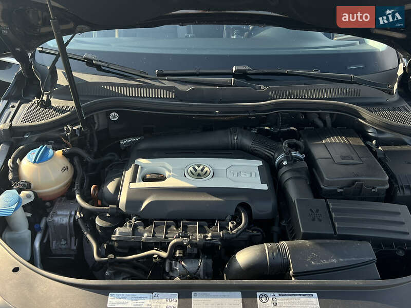 Купе Volkswagen CC / Passat CC 2011 в Измаиле