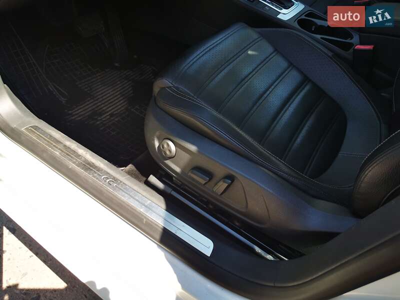 Купе Volkswagen CC / Passat CC 2015 в Ахтырке