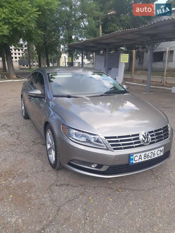 Купе Volkswagen CC / Passat CC 2012 в Киеве
