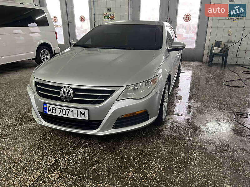 Купе Volkswagen CC / Passat CC 2010 в Виннице
