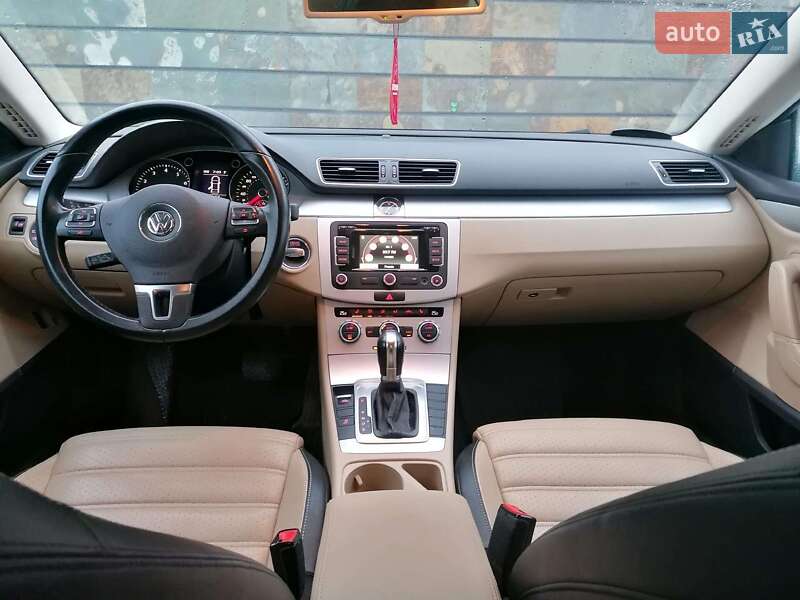 Купе Volkswagen CC / Passat CC 2012 в Миколаєві