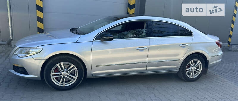 Купе Volkswagen CC / Passat CC 2010 в Кельменцах