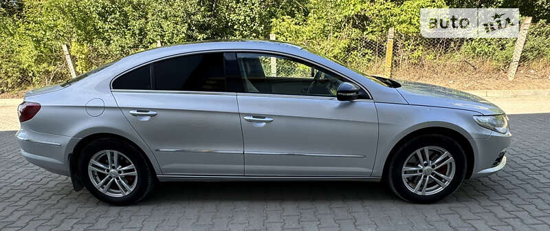 Купе Volkswagen CC / Passat CC 2010 в Кельменцах