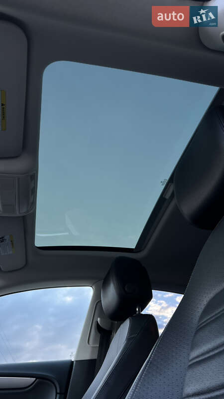 Купе Volkswagen CC / Passat CC 2013 в Киеве