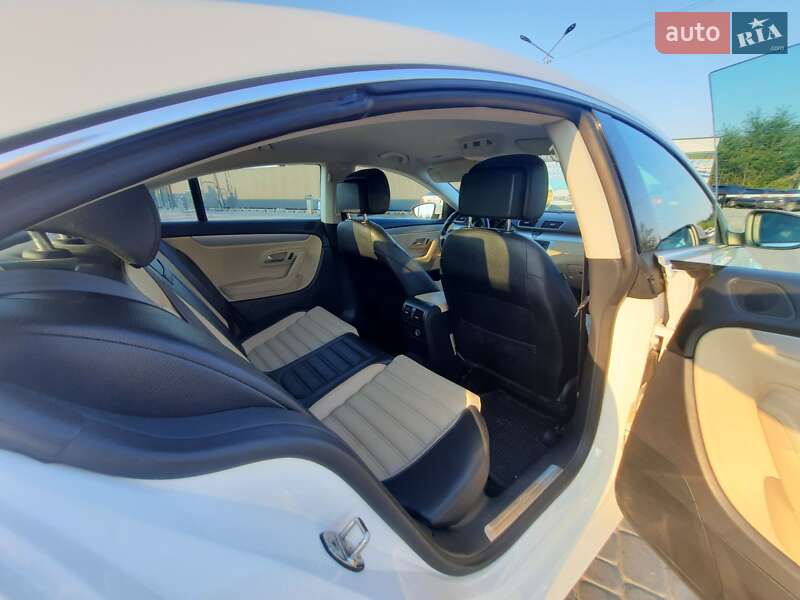Купе Volkswagen CC / Passat CC 2013 в Львове