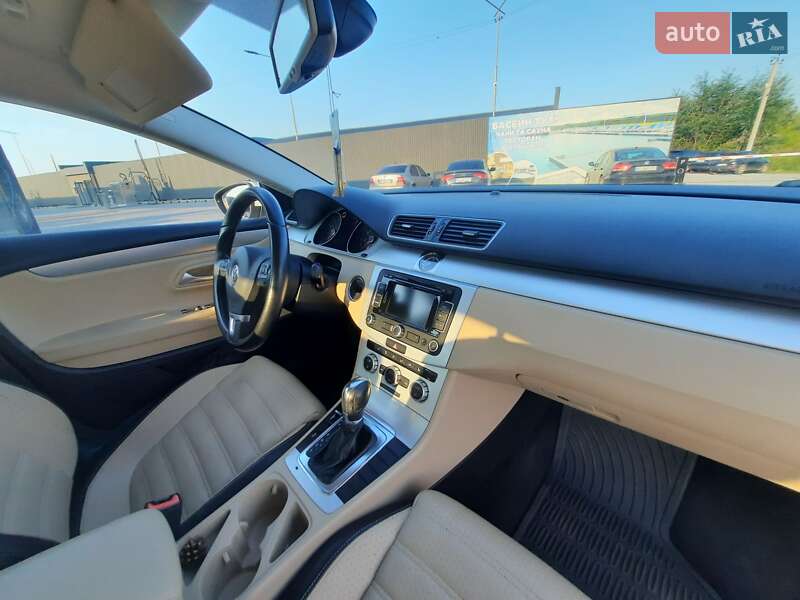 Купе Volkswagen CC / Passat CC 2013 в Львове