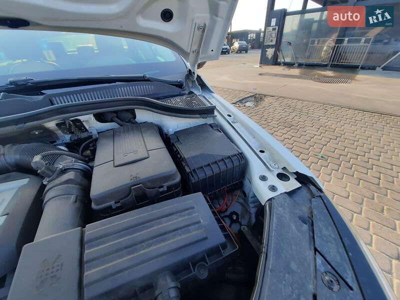 Купе Volkswagen CC / Passat CC 2013 в Львове