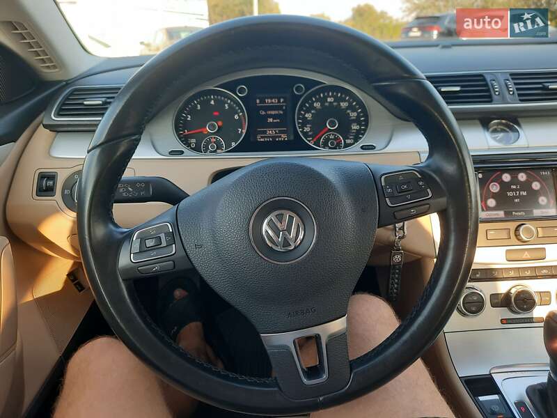 Купе Volkswagen CC / Passat CC 2013 в Львове