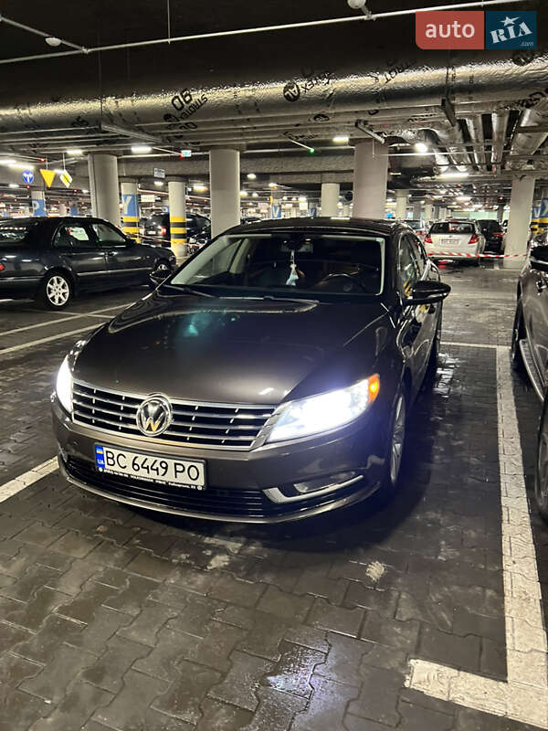 Купе Volkswagen CC / Passat CC 2012 в Вышгороде