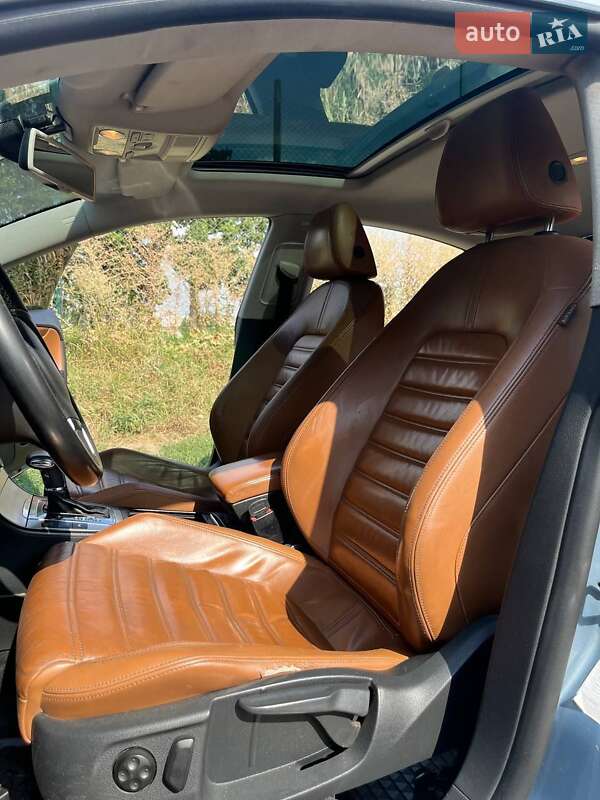Купе Volkswagen CC / Passat CC 2011 в Виннице
