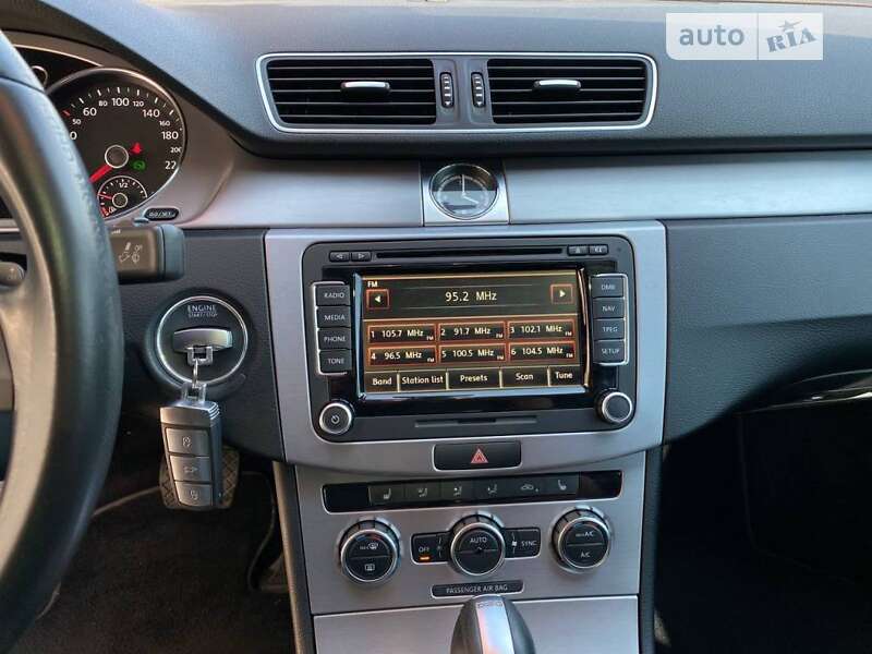 Купе Volkswagen CC / Passat CC 2014 в Києві