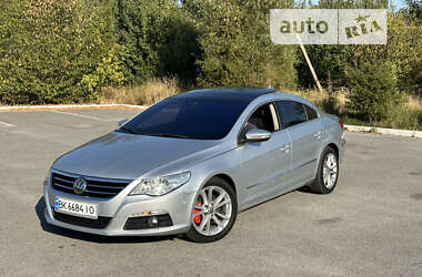 Купе Volkswagen CC / Passat CC 2011 в Звягелі