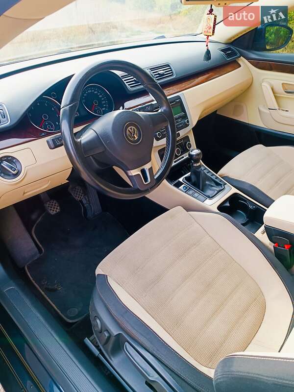 Купе Volkswagen CC / Passat CC 2011 в Краснограде