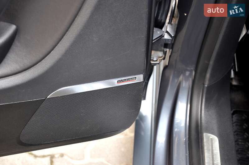 Купе Volkswagen CC / Passat CC 2013 в Львове