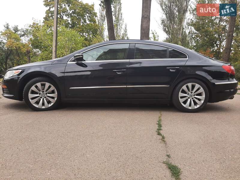 Купе Volkswagen CC / Passat CC 2010 в Николаеве