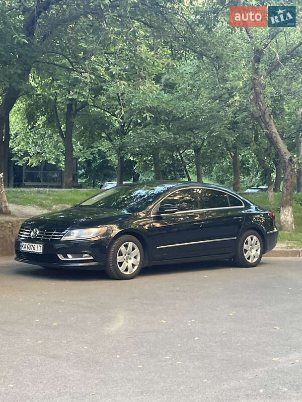 Купе Volkswagen CC / Passat CC 2012 в Києві