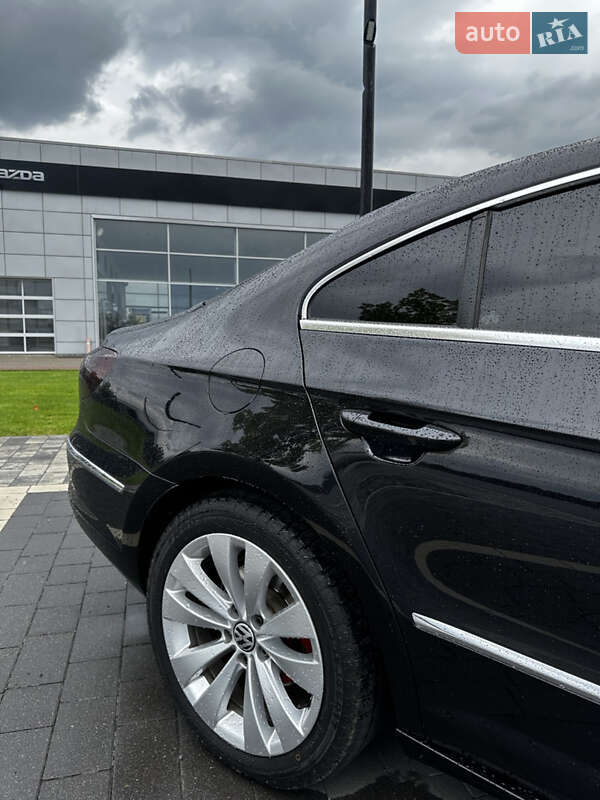 Купе Volkswagen CC / Passat CC 2011 в Мукачево