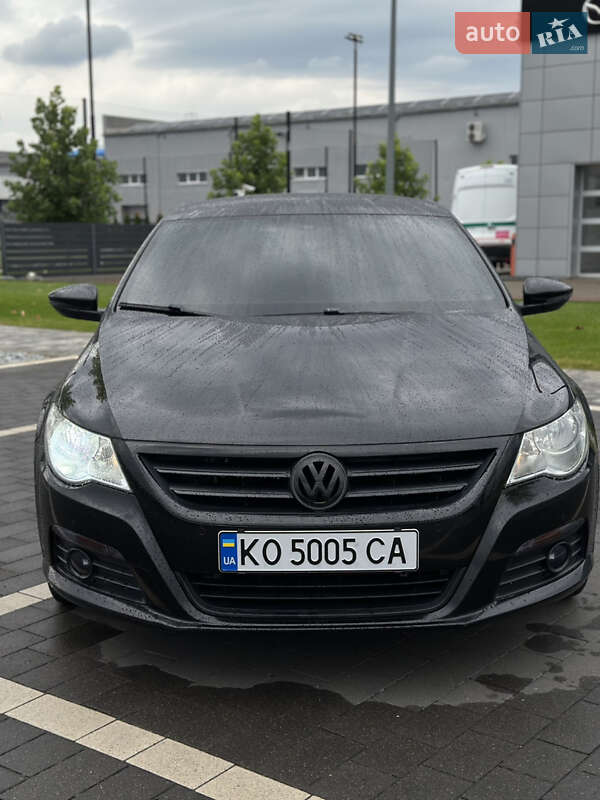 Купе Volkswagen CC / Passat CC 2011 в Мукачево