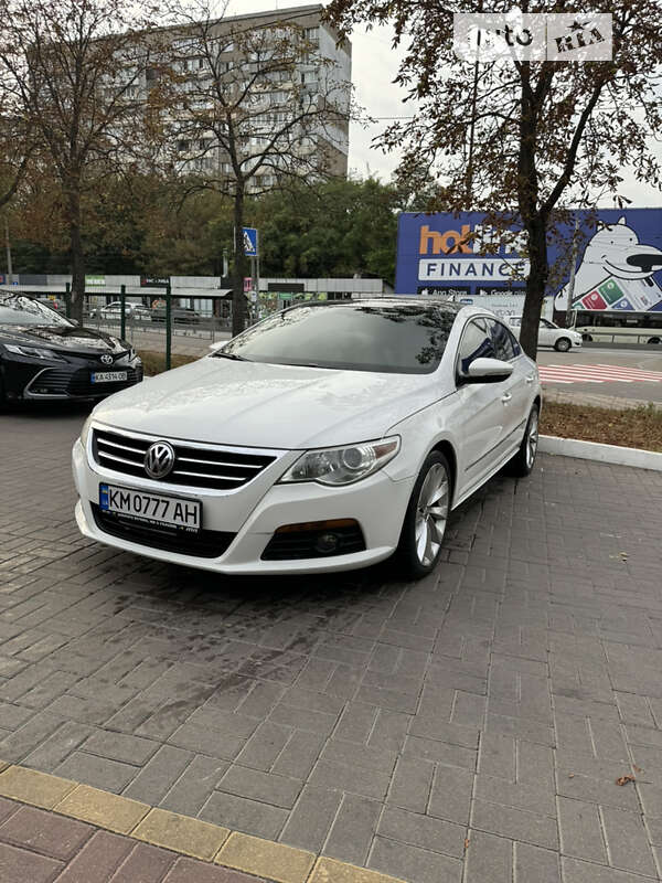 Купе Volkswagen CC / Passat CC 2011 в Києві