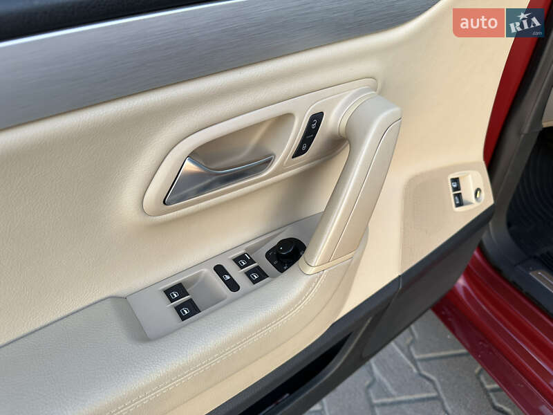 Купе Volkswagen CC / Passat CC 2013 в Києві