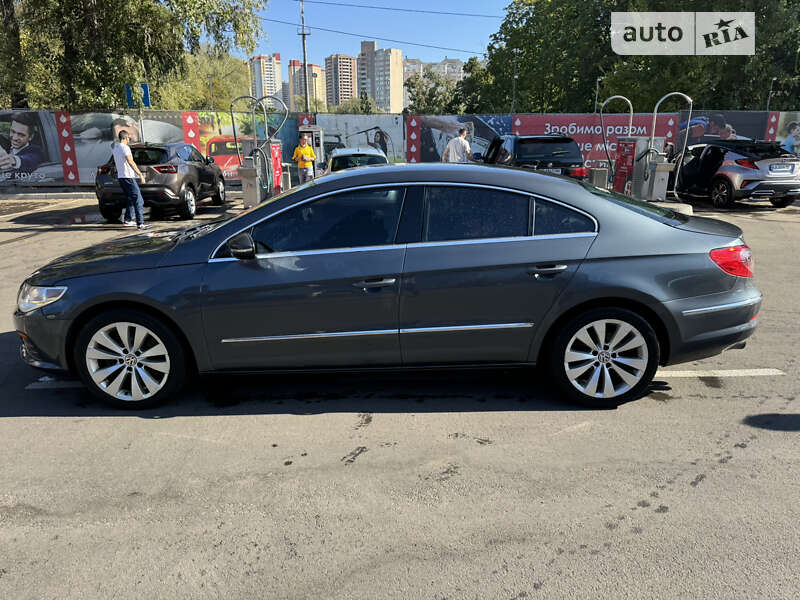 Купе Volkswagen CC / Passat CC 2011 в Вишневом