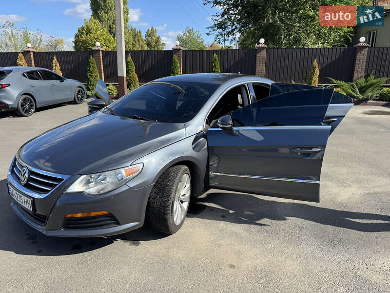 Купе Volkswagen CC / Passat CC 2010 в Голованевске