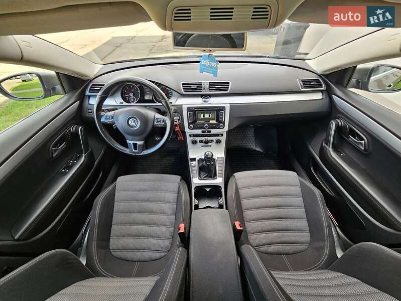Купе Volkswagen CC / Passat CC 2012 в Києві