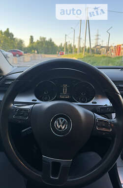 Купе Volkswagen CC / Passat CC 2010 в Вишневом