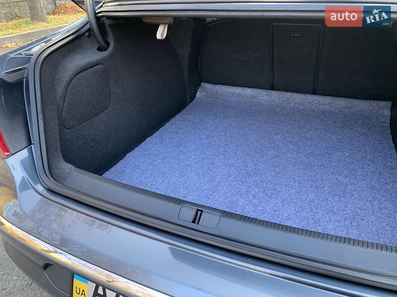 Купе Volkswagen CC / Passat CC 2011 в Киеве