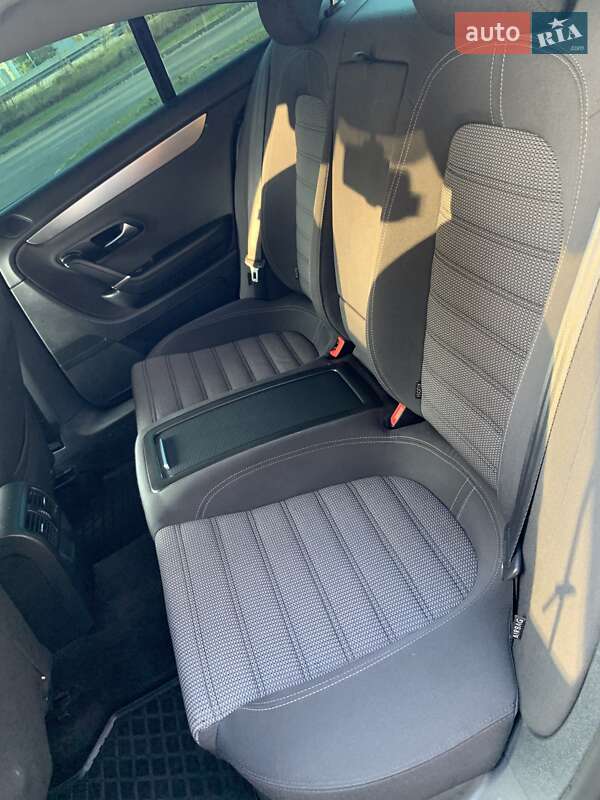 Купе Volkswagen CC / Passat CC 2011 в Киеве