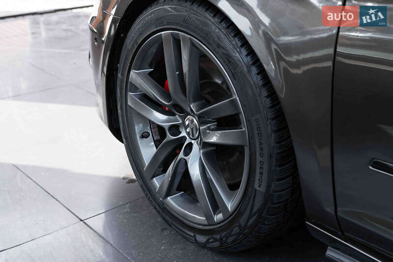 Купе Volkswagen CC / Passat CC 2013 в Бурыни