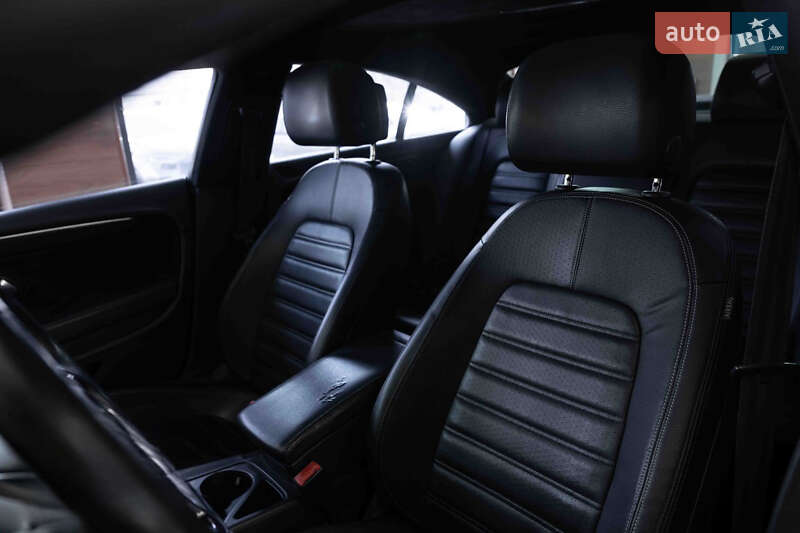 Купе Volkswagen CC / Passat CC 2013 в Бурыни