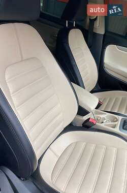Купе Volkswagen CC / Passat CC 2010 в 