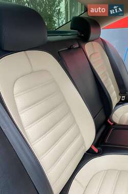 Купе Volkswagen CC / Passat CC 2010 в 
