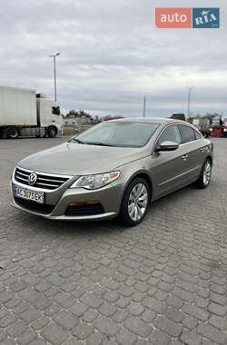 Купе Volkswagen CC / Passat CC 2011 в Любомлі