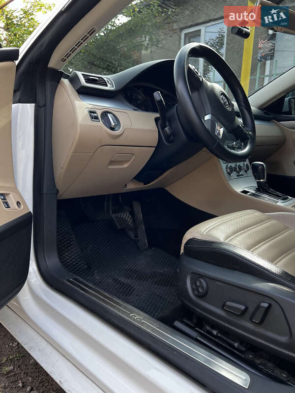 Купе Volkswagen CC / Passat CC 2014 в Киеве