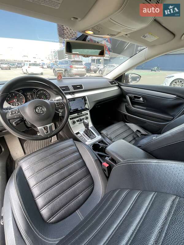 Купе Volkswagen CC / Passat CC 2013 в Киеве