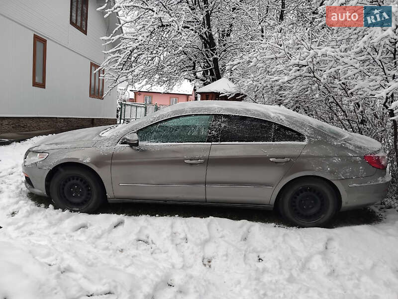 Купе Volkswagen CC / Passat CC 2011 в Долине